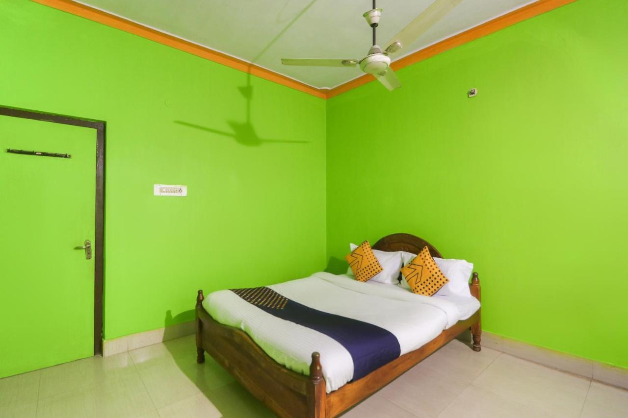 Kendrapara Spot On 65043 Hotel Kalinga Palace מראה חיצוני תמונה