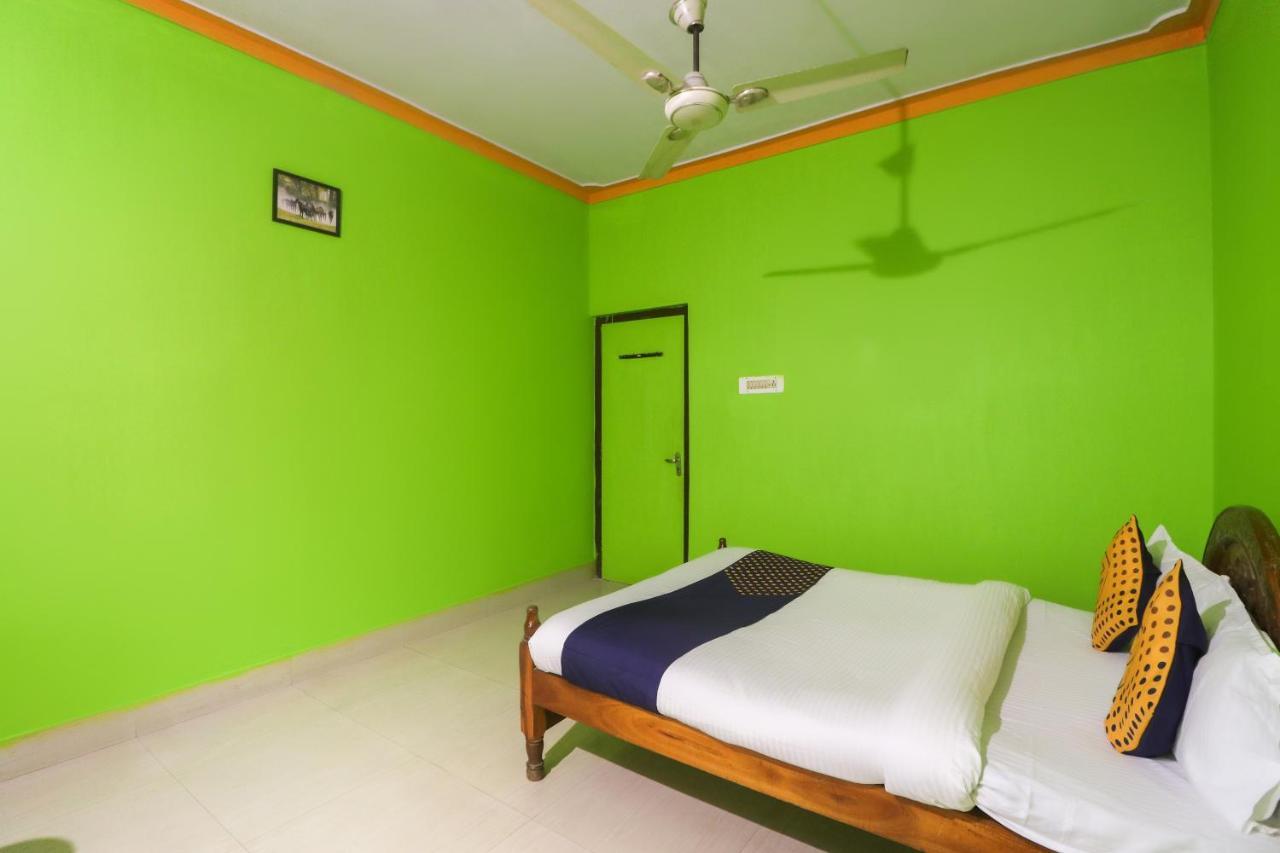 Kendrapara Spot On 65043 Hotel Kalinga Palace מראה חיצוני תמונה